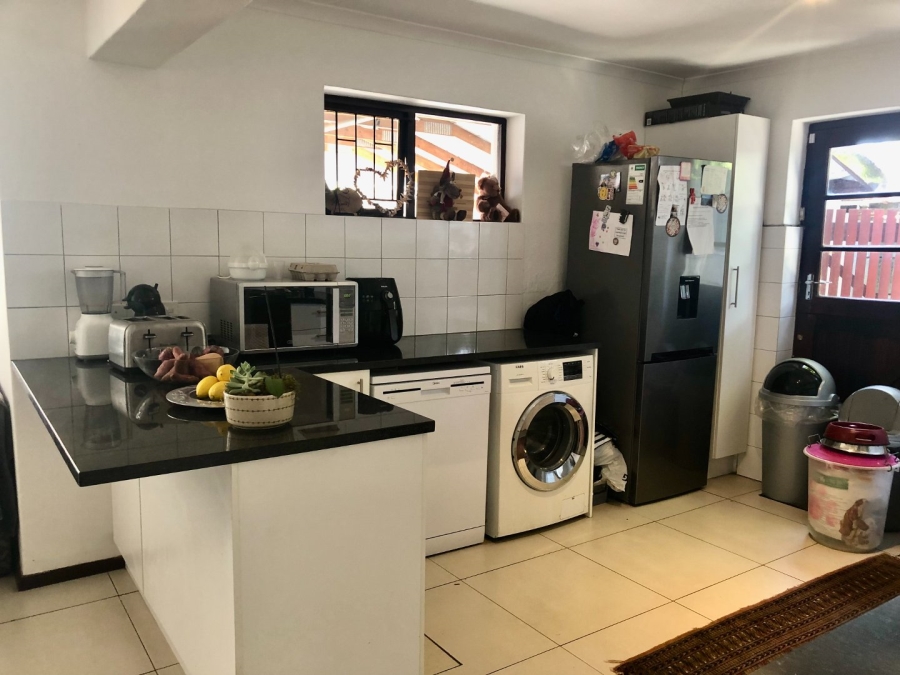 To Let 3 Bedroom Property for Rent in Claremont Western Cape